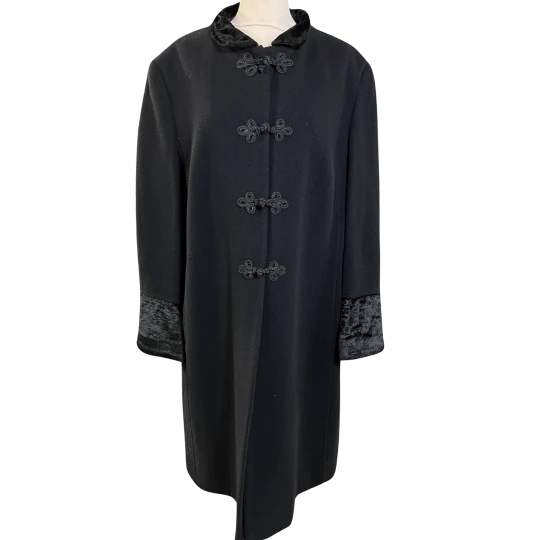 Elegant Mandarin Collar Long Black Coat with Premium Wool Blend front