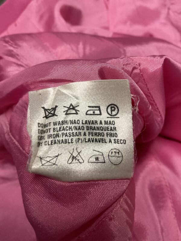 Retro Silk Pink Blouse with Button Detail - Image 5