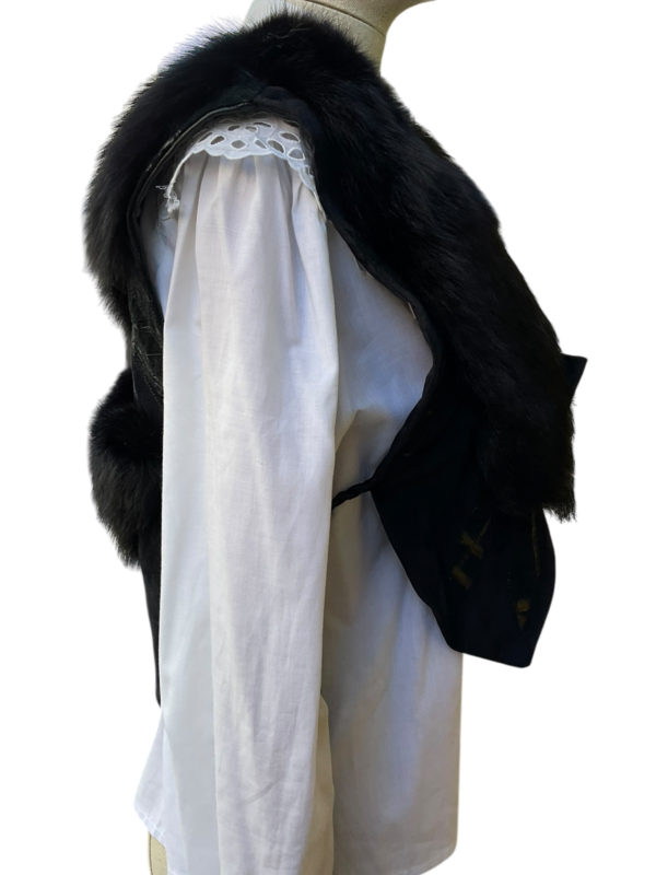 Ursula Sarlette fur vest - Image 3